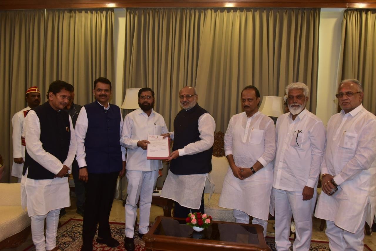 Maharashtra Cabinet : महाराष्ट्र में मुख्यमंत्री देवेंद्र फड़णवीस की नेतृत्व वाली महायुती सरकार का मंत्रिमंडल विस्तार नागपुर में संपन्न हुआ, 39 विधायकों ने ली मंत्री पद की शपथ