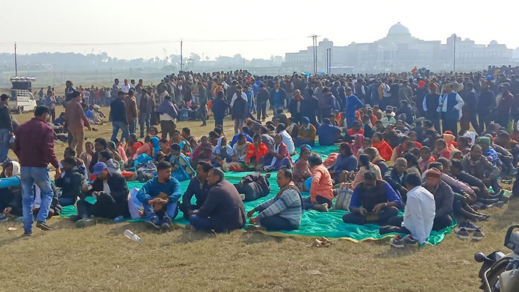 पारा शिक्षकों की मांग