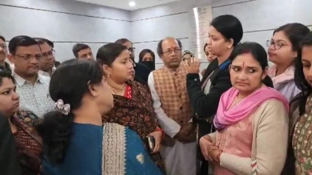 स्कूल में प्रिंसिपल की शर्मनाक हरकत : छात्राओं की शर्ट उतरवाकर भेजा घर, डीसी ने दिए जांच के आदेश