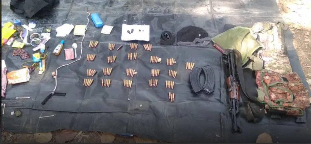 नक्सली मूवमेंट को बड़ा झटका ! बोकारो पुलिस ने बरामद किए घातक हथियार और विस्फोटक