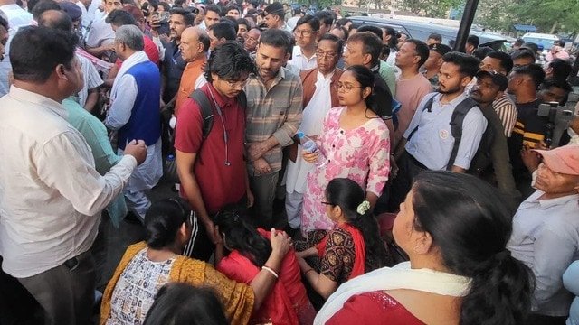 रांची में भाजपा नेता की हत्या के बाद उबाल, सड़कों पर उतरे प्रदर्शनकारी